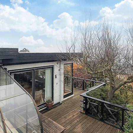 5 Person In Hesselager-by Traum *