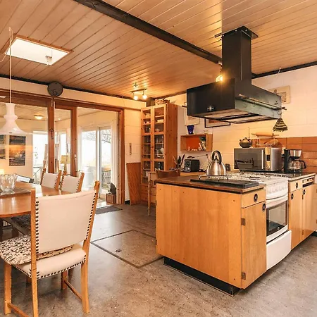 5 Person In Hesselager-by Traum