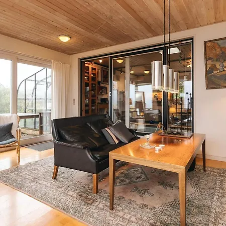 5 Person In Hesselager-by Traum *