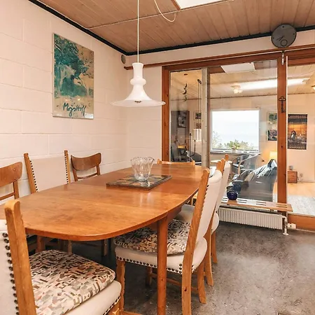 5 Person In Hesselager-by Traum * Hesselager