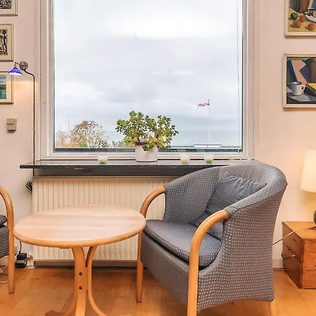 5 Person In Hesselager-by Traum